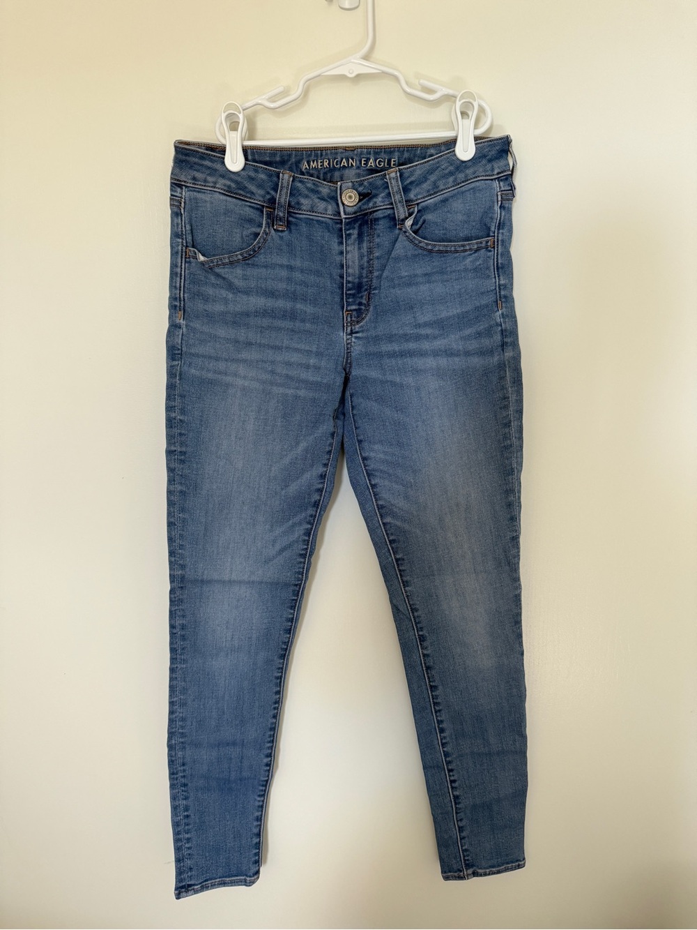 Woman’s American Eagle Blue Jeans